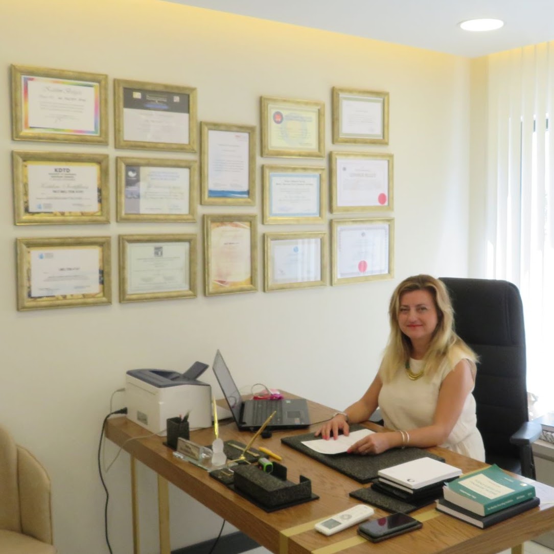 Prof. Dr. İnci Meltem Atay portre fotoğrafı